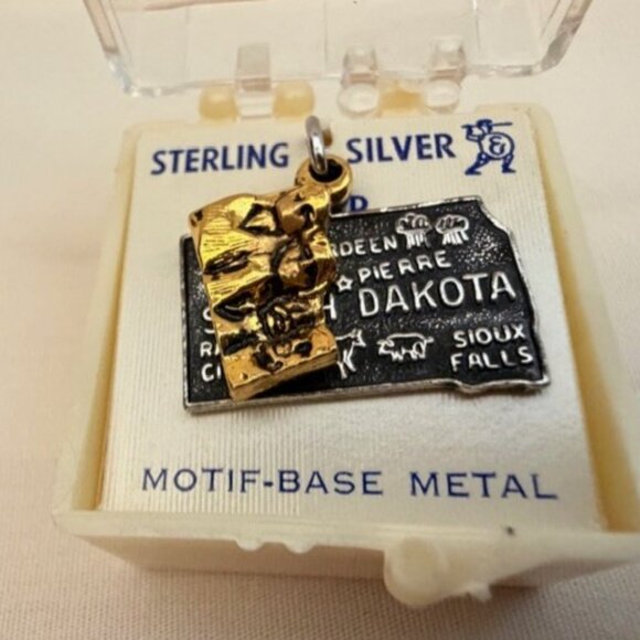 Vintage Sterling Silver South Dakota State Souvenir Charm - Picture 3 of 7